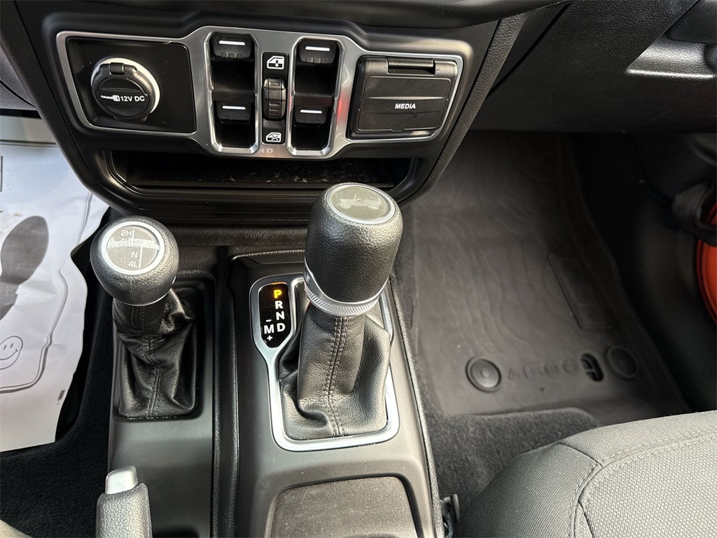 2023 Jeep Wrangler Sport S photo 18