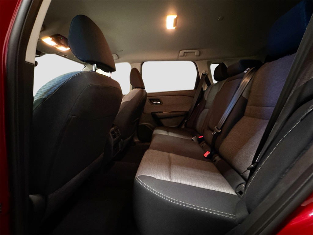 2023 Nissan Rogue SV photo 13