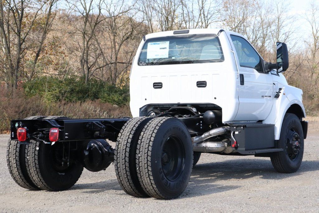 2025 Ford F-750 photo 6