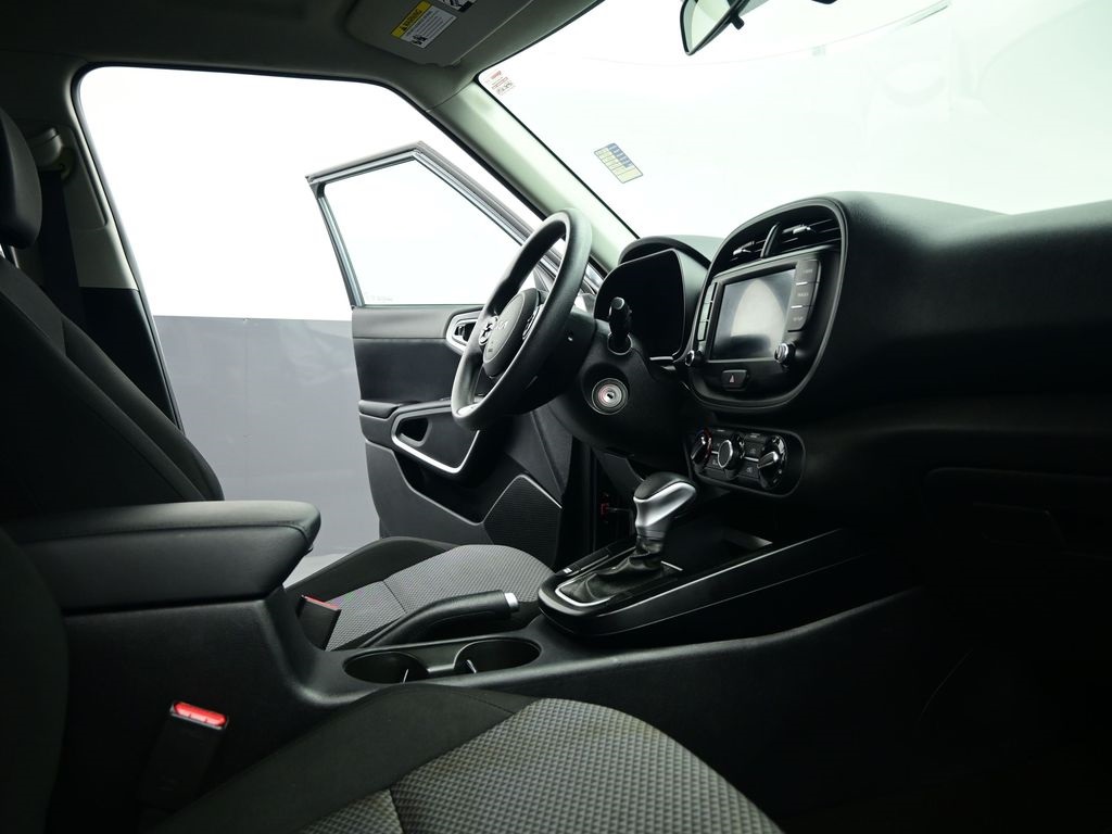 2022 Kia Soul LX photo 15