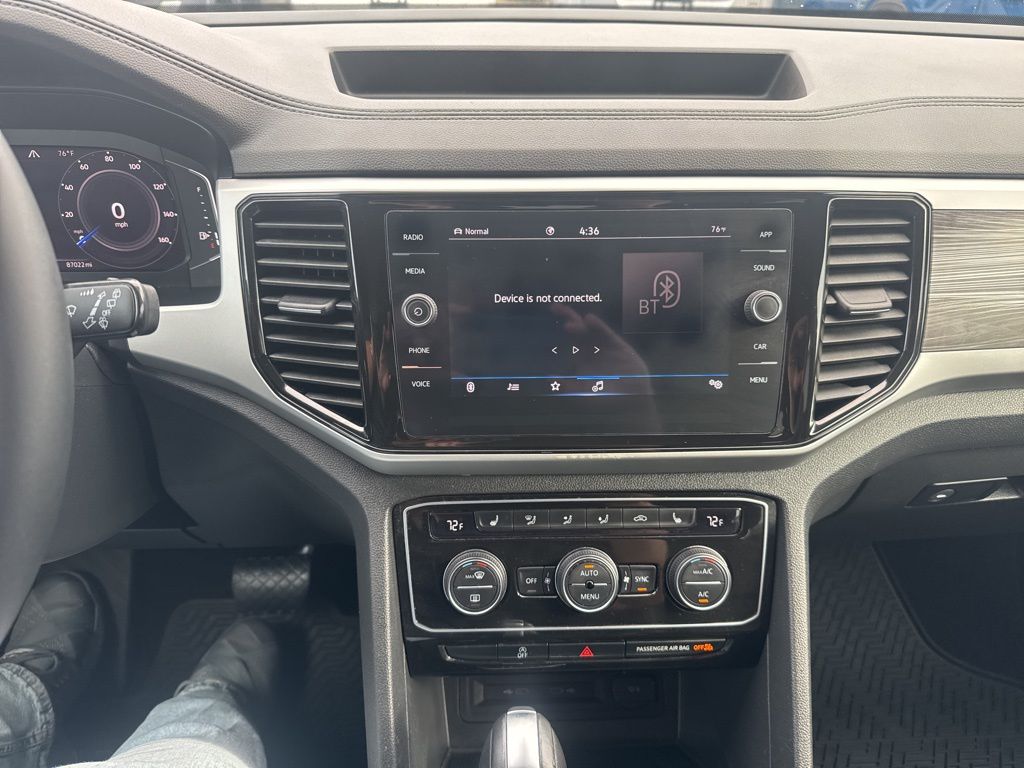 2022 Volkswagen Atlas Cross Sport SE Technology photo 31