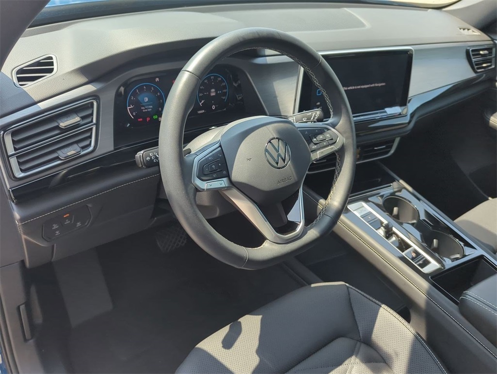 2025 Volkswagen Atlas Cross Sport SEL R-Line photo 10