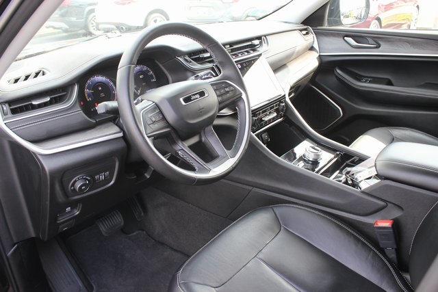 2021 Jeep Grand Cherokee Limited photo 2