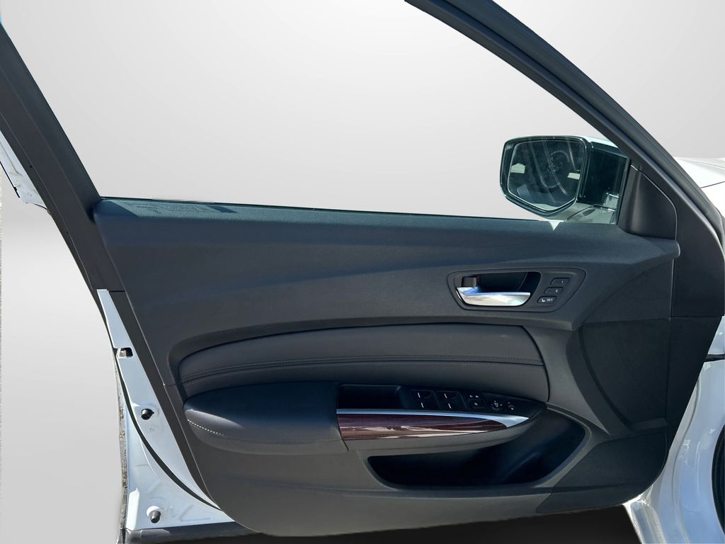 2017 Acura TLX 2.4L photo 18
