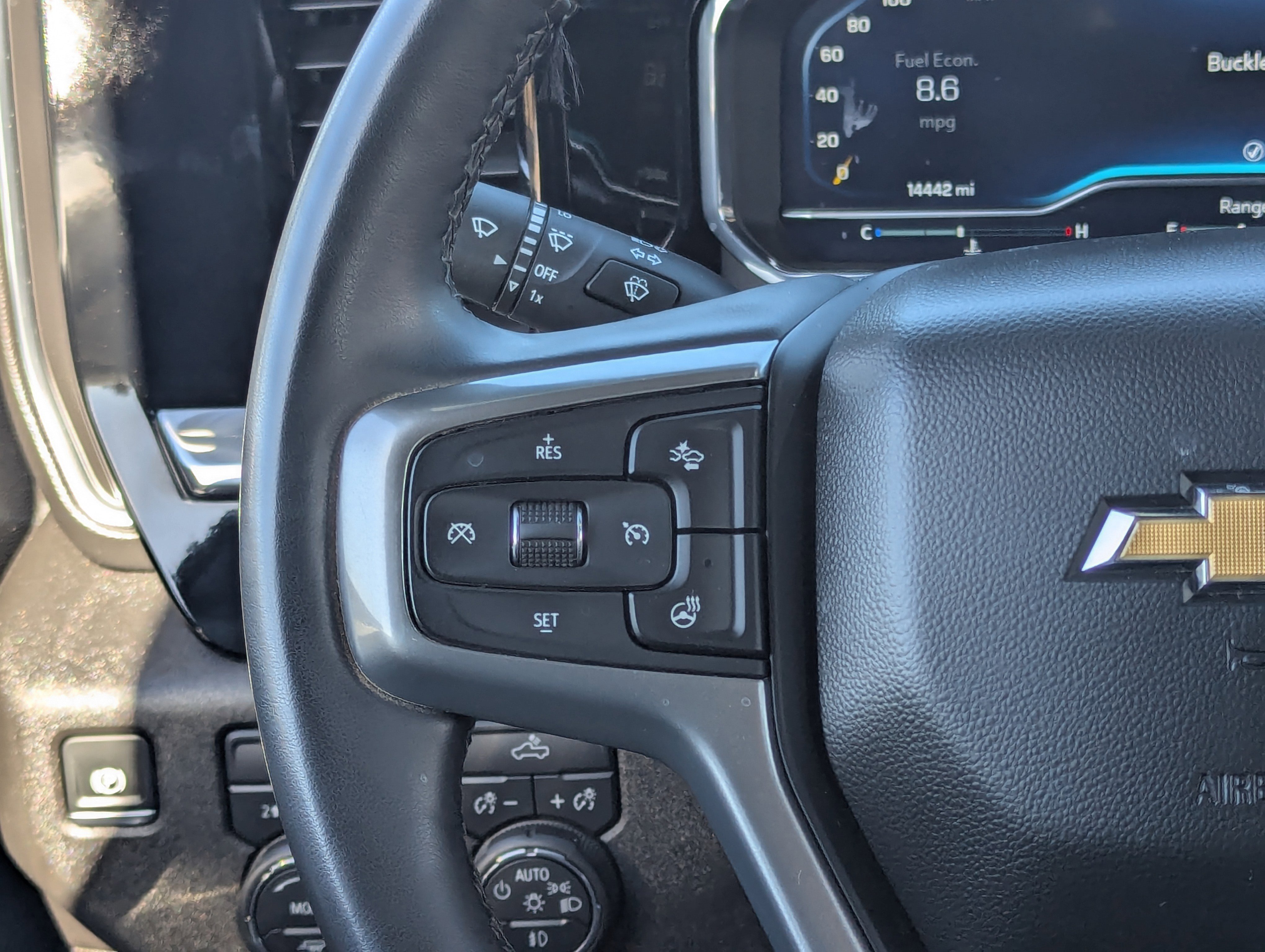 2025 Chevrolet Silverado 2500HD LT photo 2