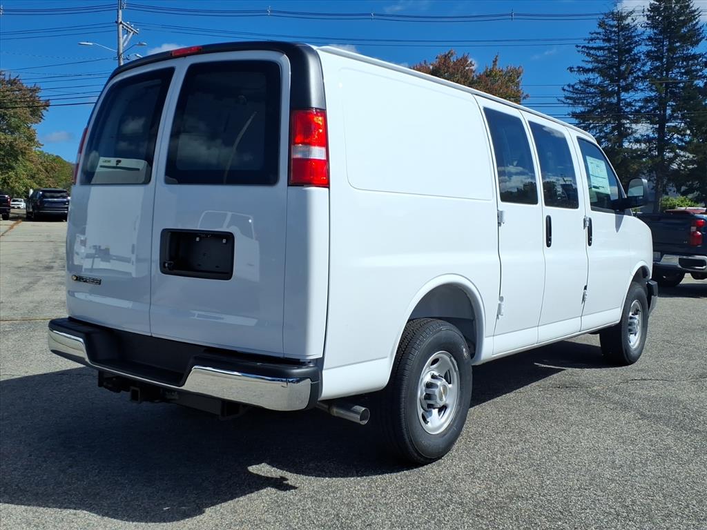 2025 Chevrolet Express Cargo 2500 photo 4