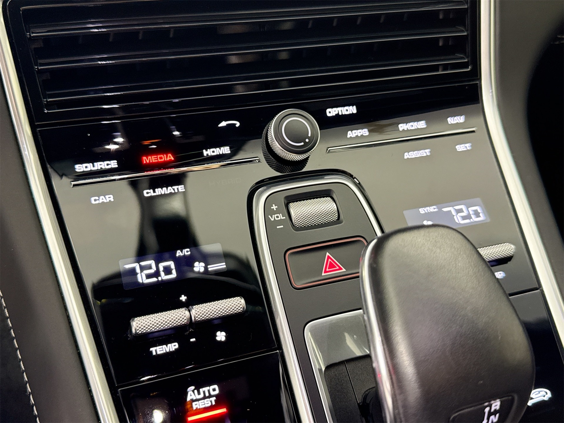 2019 Porsche Panamera GTS photo 12