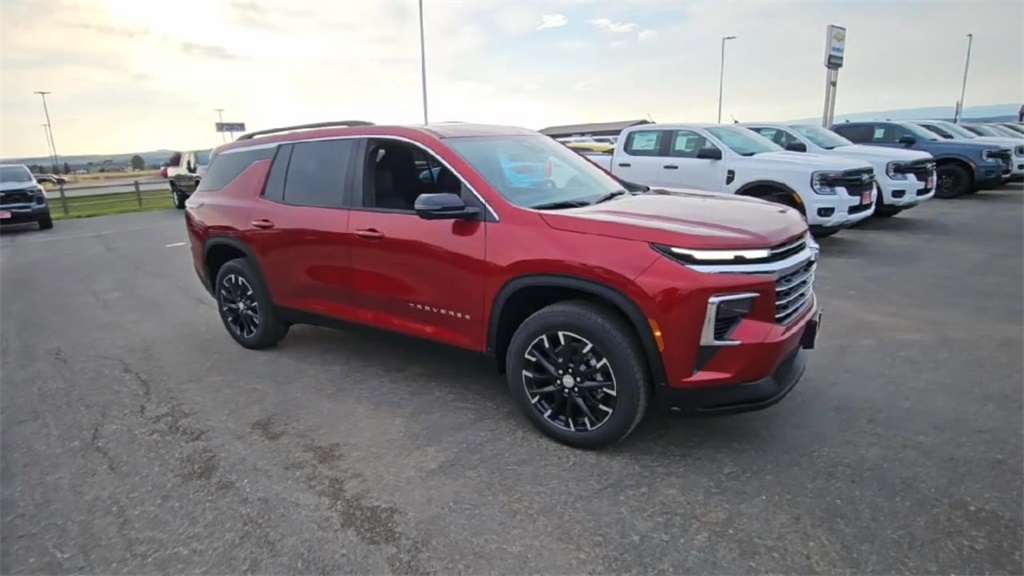 2026 Chevrolet Traverse photo 2