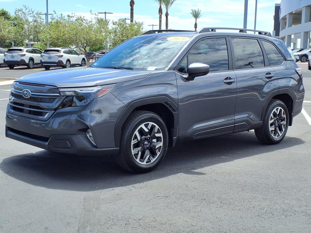 2025 Subaru Forester Premium photo 2