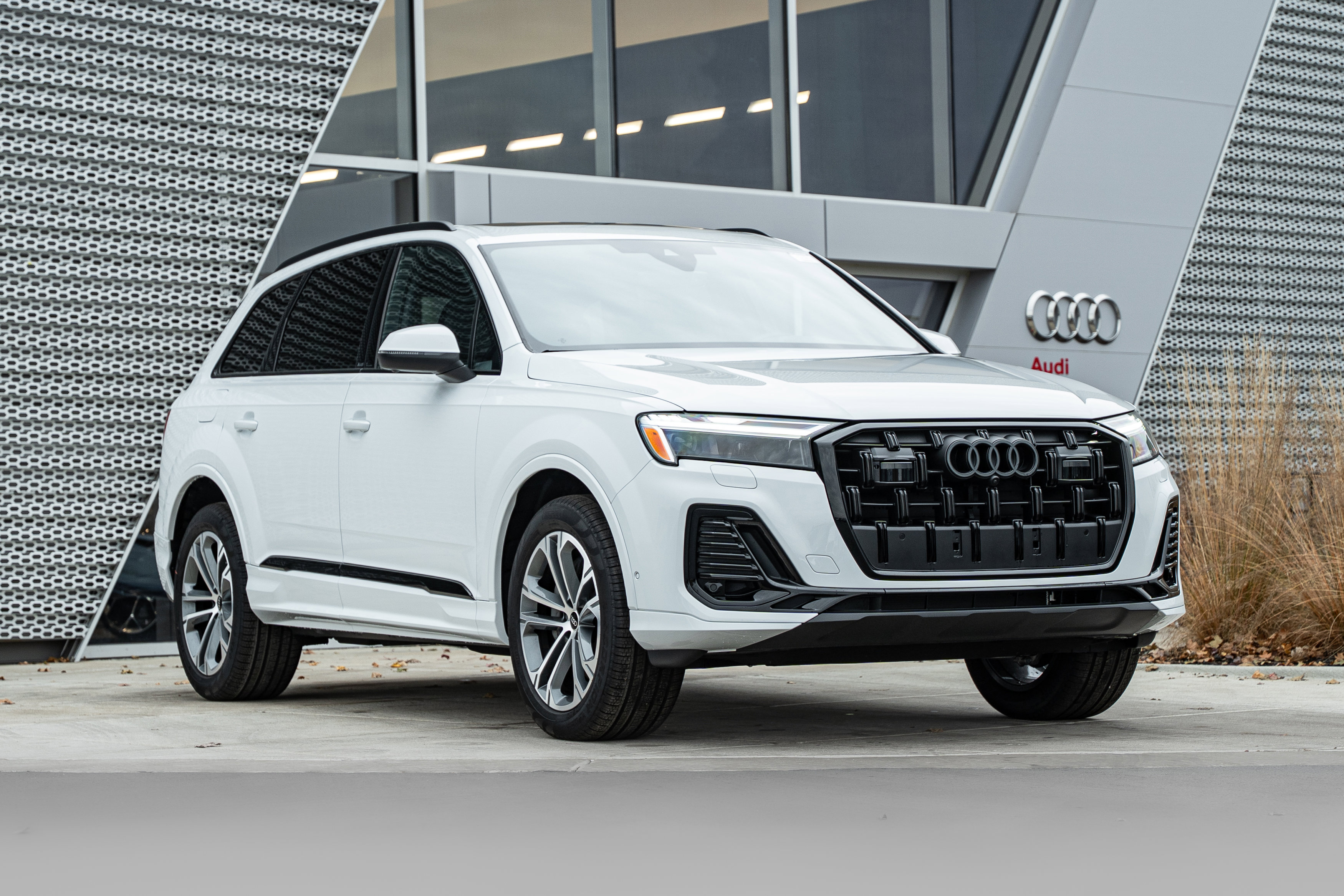 2026 Audi Q7 Premium's photo