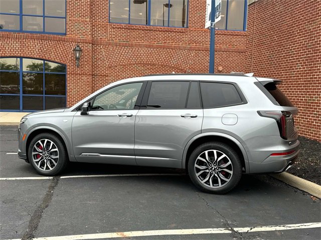 2025 Cadillac XT6 Sport photo 4