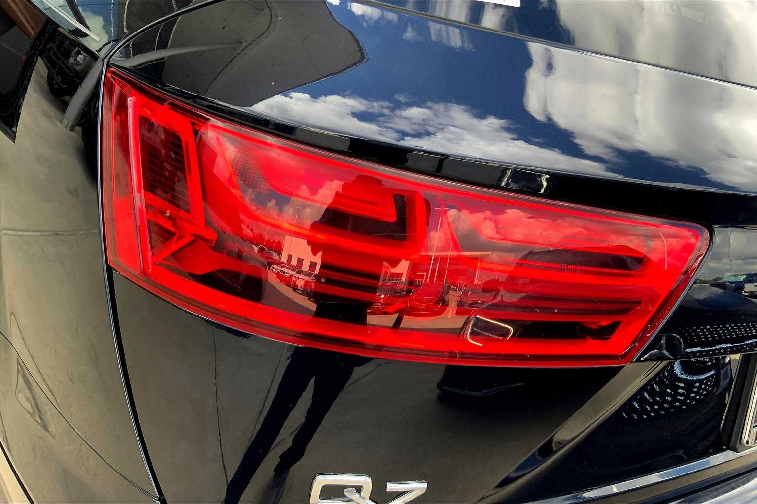 2017 Audi Q7 Premium photo 14