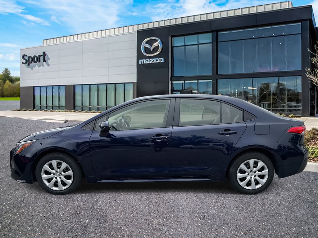 2022 Toyota Corolla LE photo 6