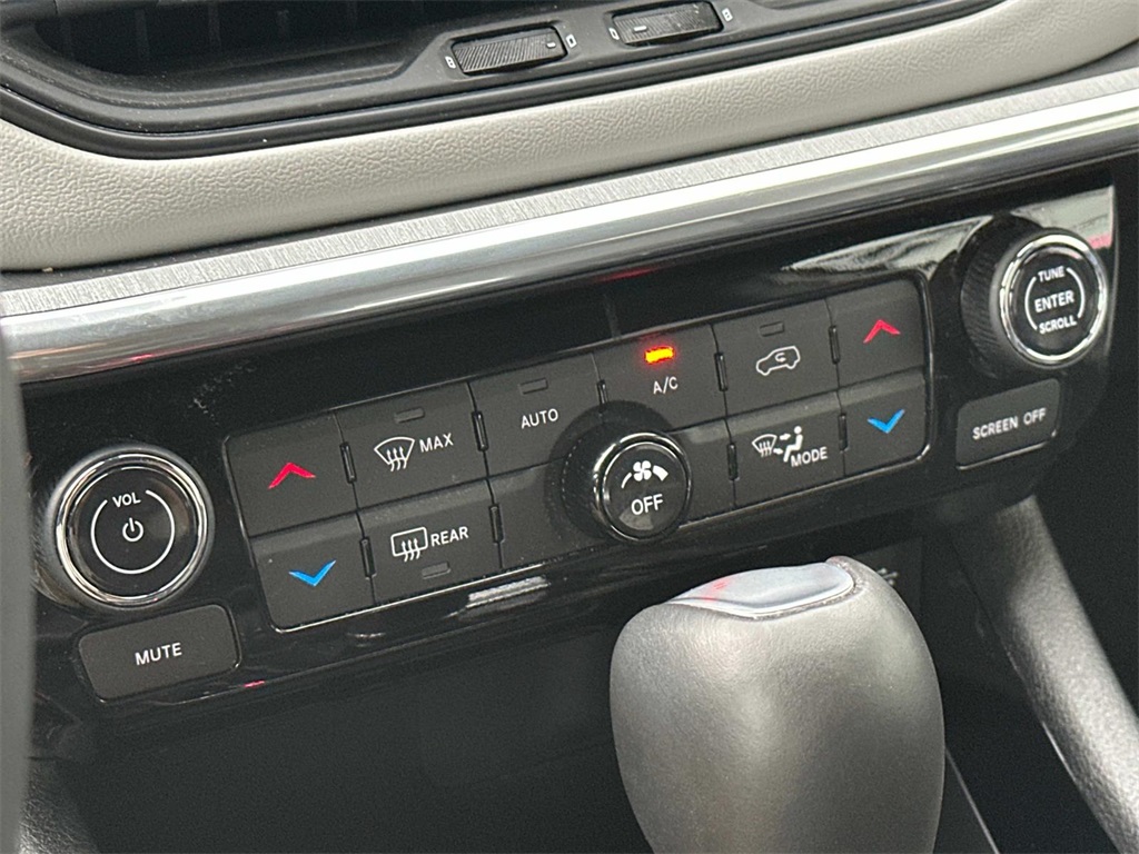 2024 Jeep Compass Limited photo 21