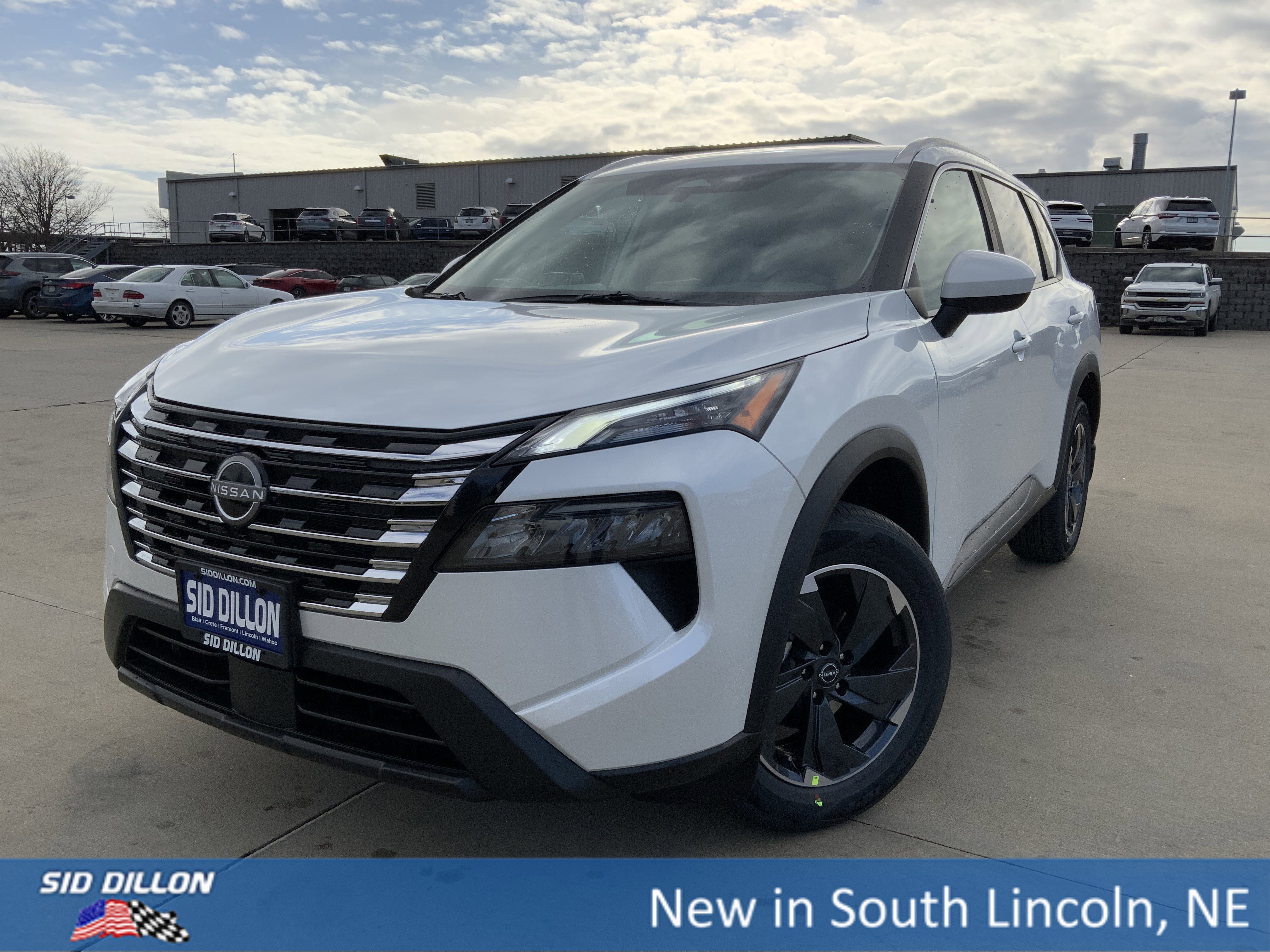 2026 Nissan Rogue SV's photo