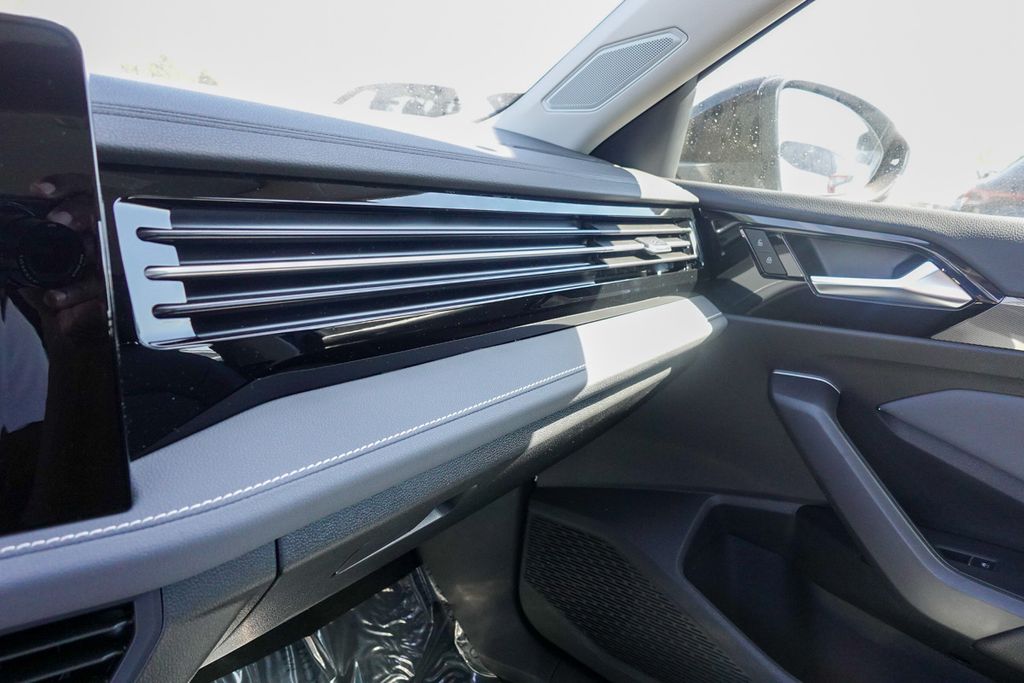 2025 Volkswagen Jetta 1.5T SEL photo 19
