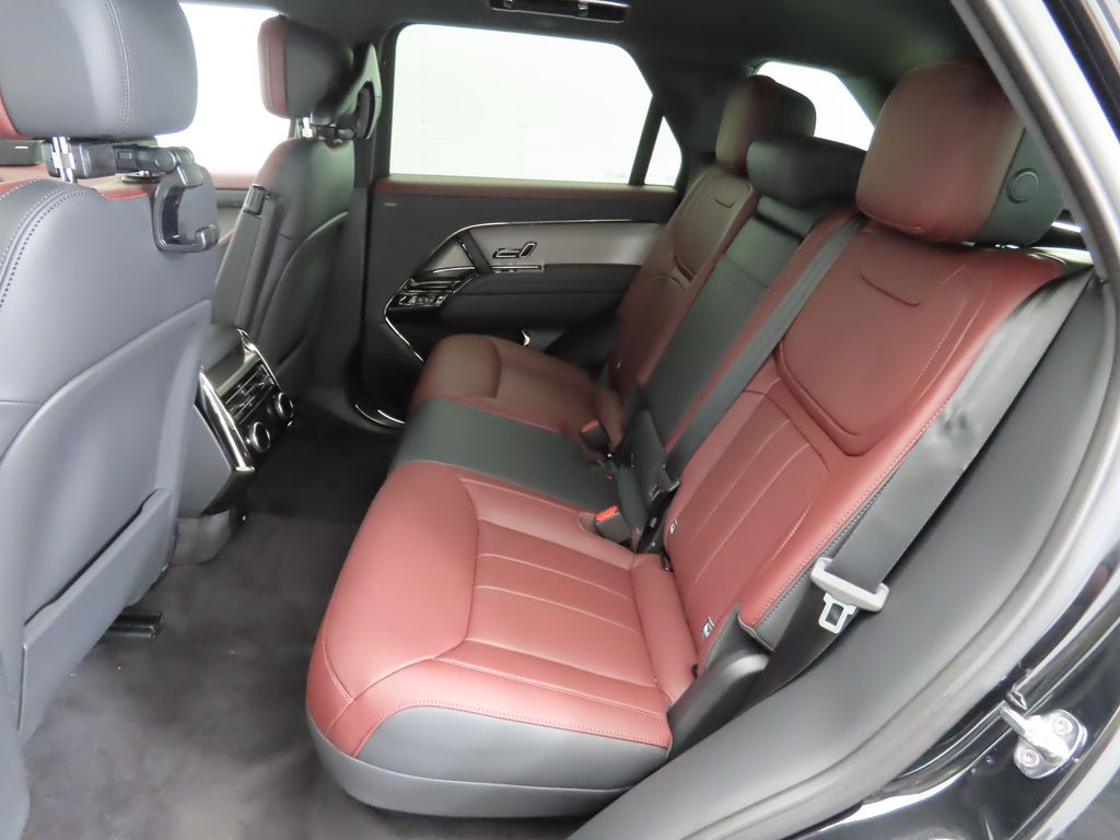 2025 Land Rover Range Rover Sport P530 Dynamic SE photo 17