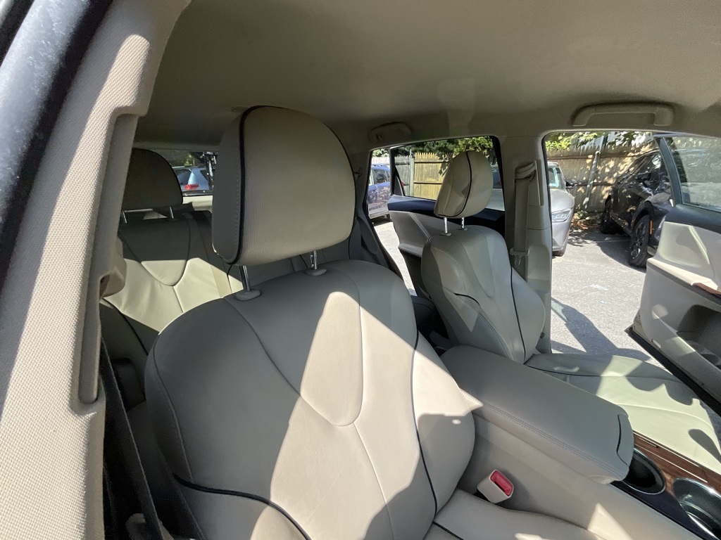 2013 Toyota Venza LE photo 33