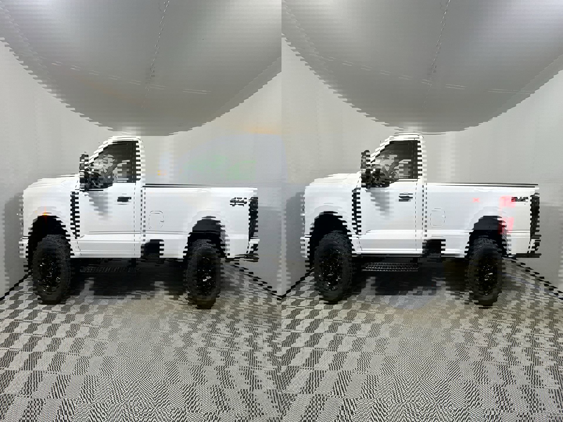 2025 Ford F-350 XL photo 5