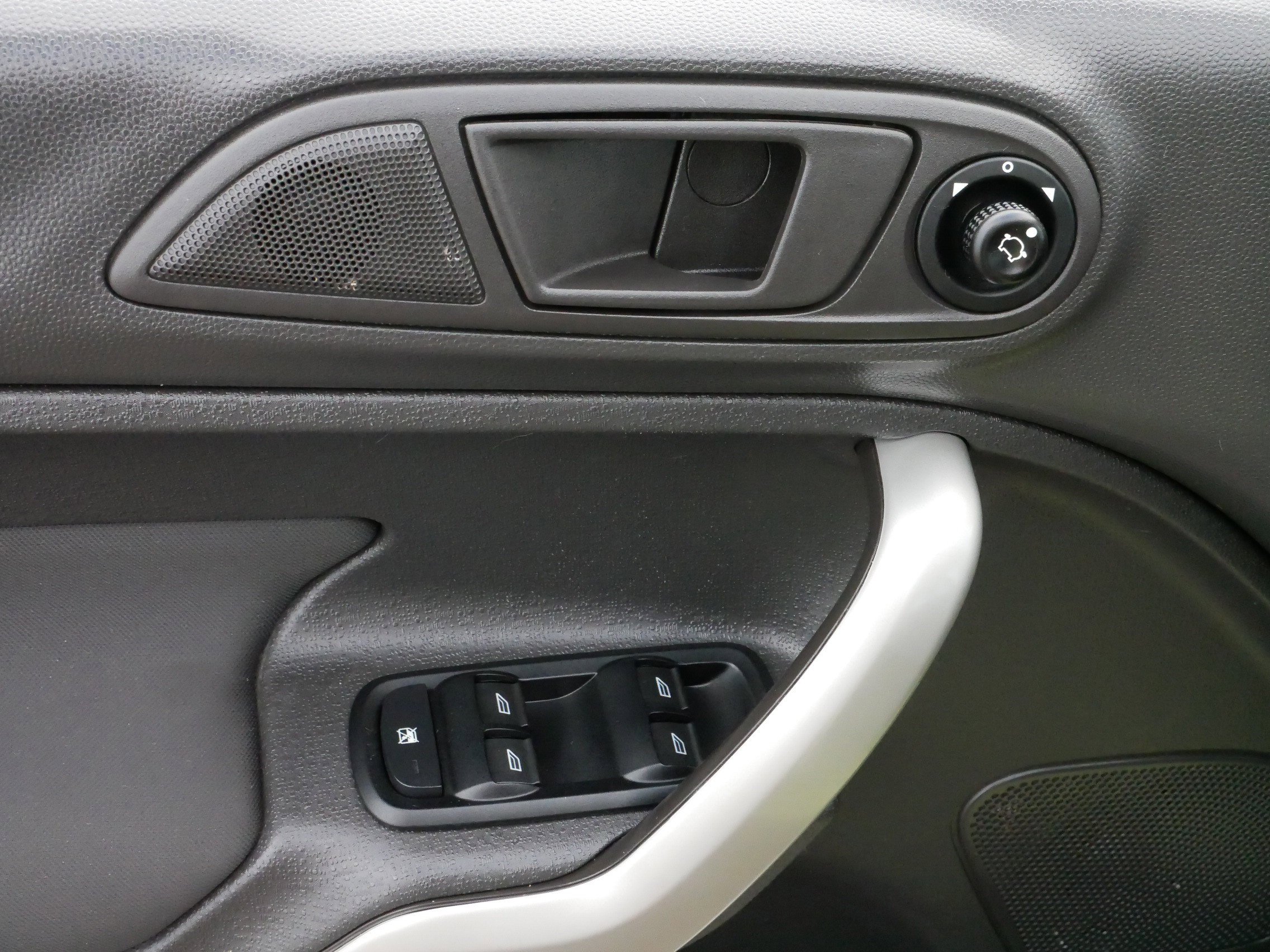 2013 Ford Fiesta SE photo 17