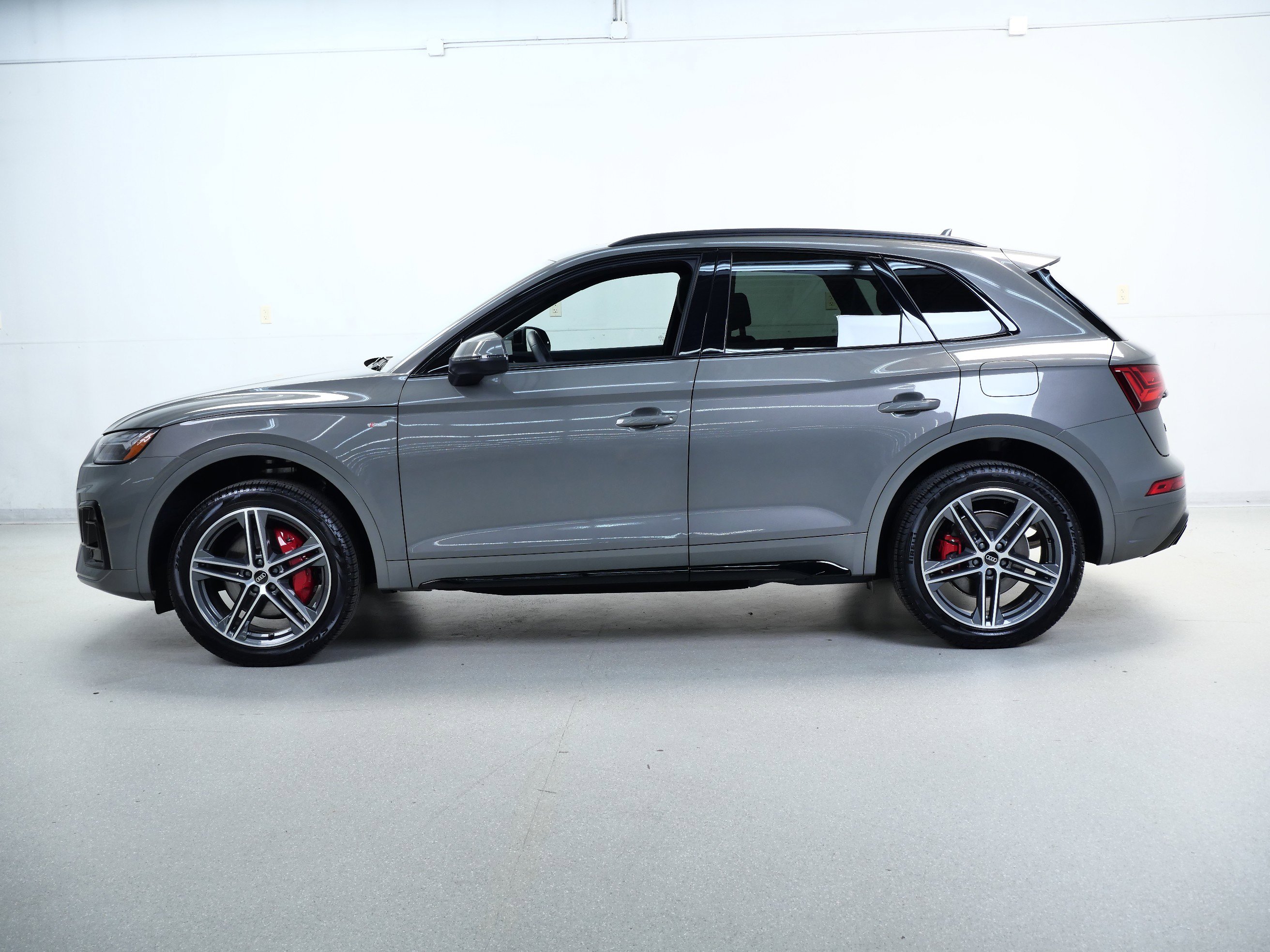 2025 Audi Q5 S line Premium Plus photo 4