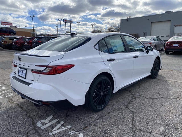 2026 Toyota Camry SE photo 3