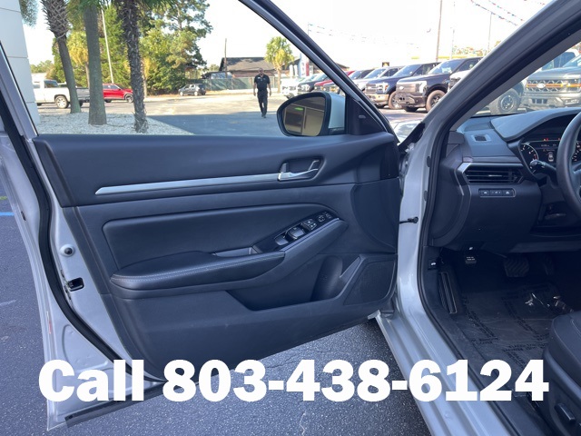 2023 Nissan Altima 2.5 SV photo 4