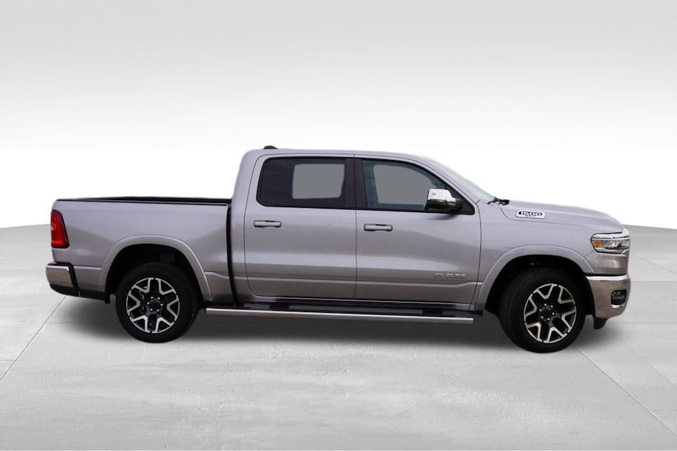 2025 Ram 1500 Laramie photo 3