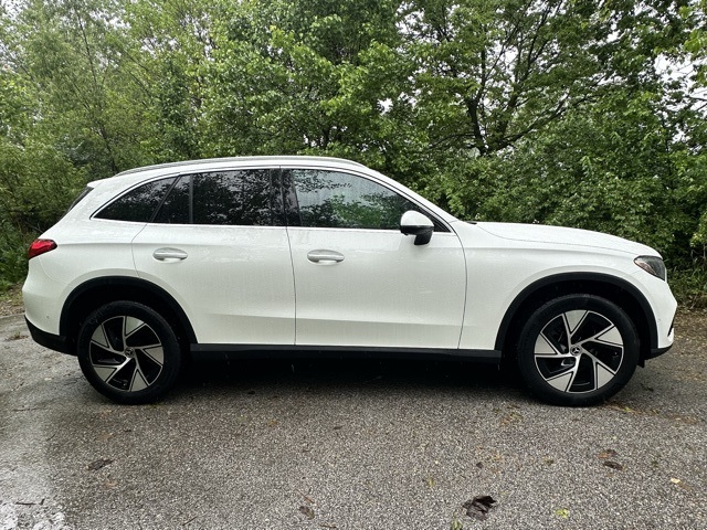 2024 Mercedes Benz GLC 300 4MATIC photo 4