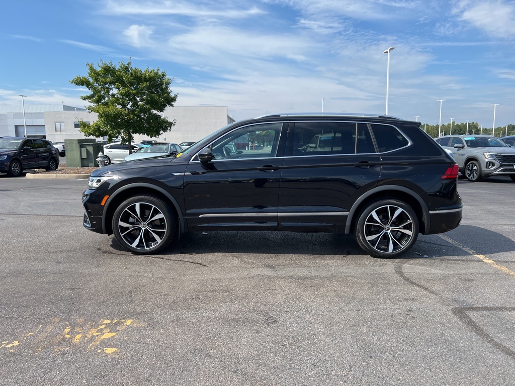 2022 Volkswagen Tiguan SEL Premium R-Line photo 3