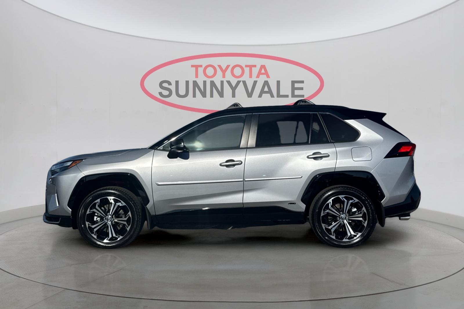 2025 Toyota RAV4 Hybrid XSE photo 2