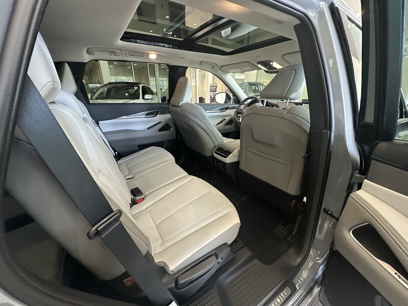 2026 Infiniti QX60 Luxe photo 31