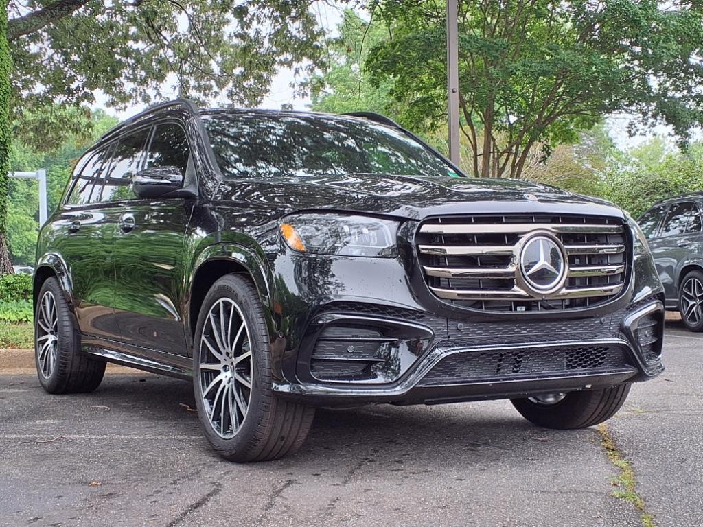 2025 Mercedes Benz GLS 450 4MATIC photo 2
