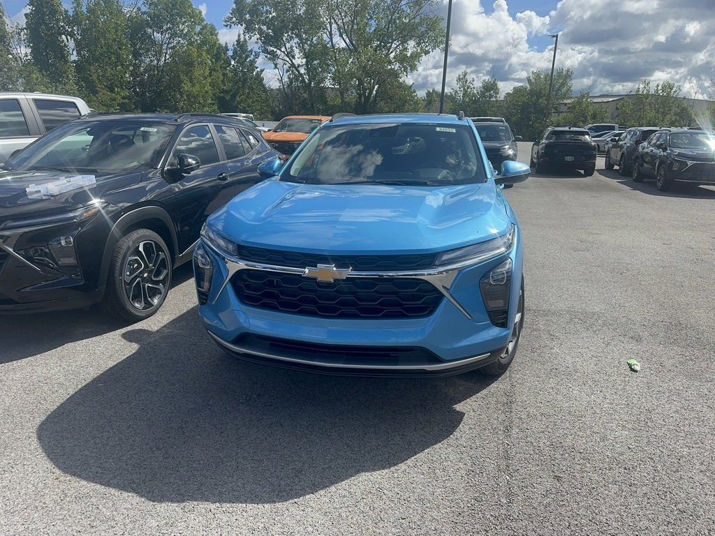 2025 Chevrolet Trax photo 2