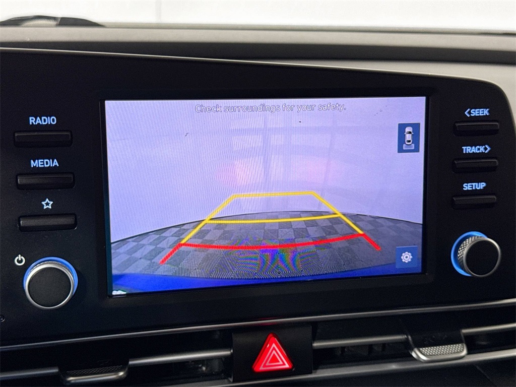 2022 Hyundai Elantra SEL photo 27