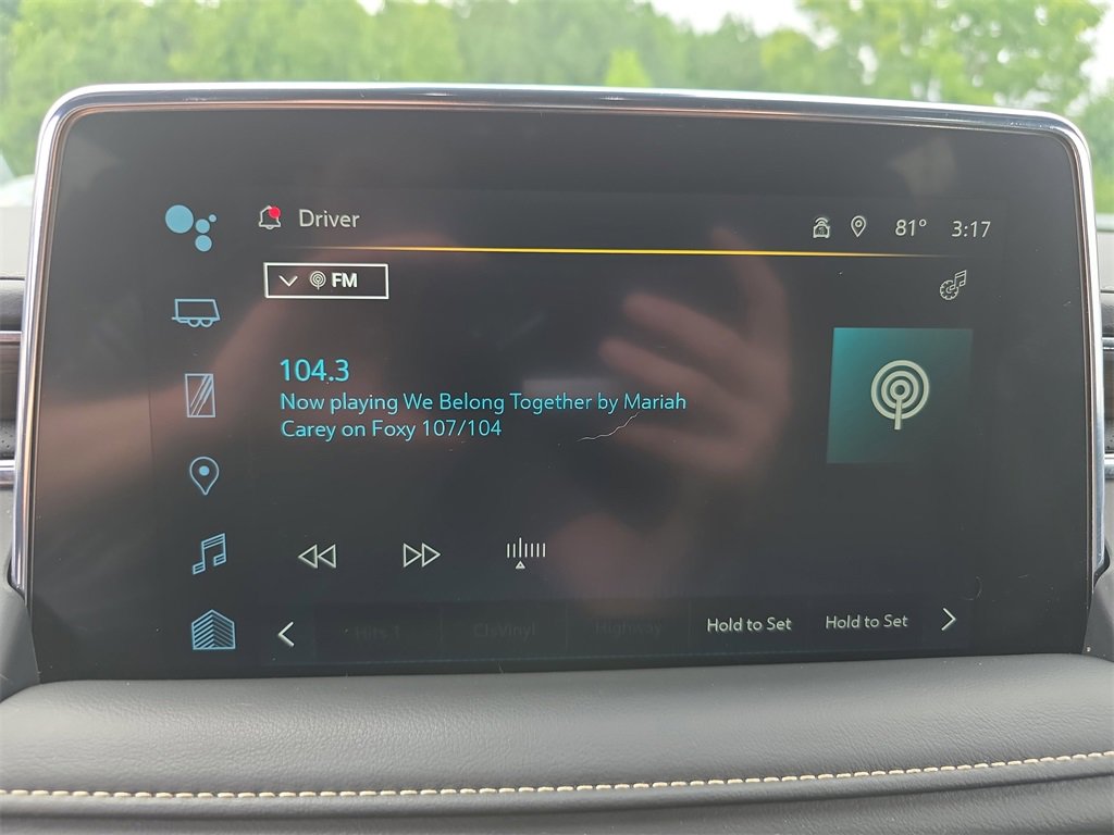 2024 Chevrolet Suburban Premier photo 23