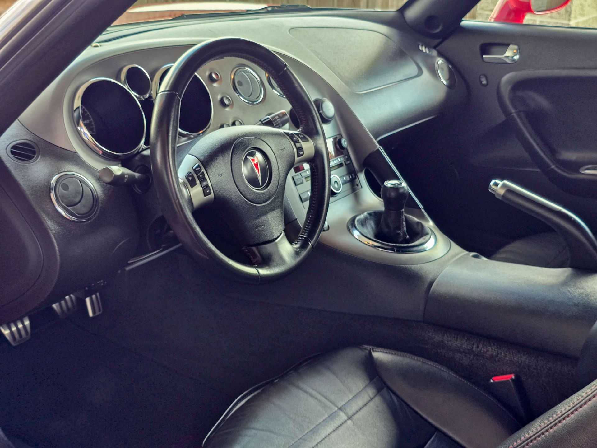 2009 Pontiac Solstice photo 2
