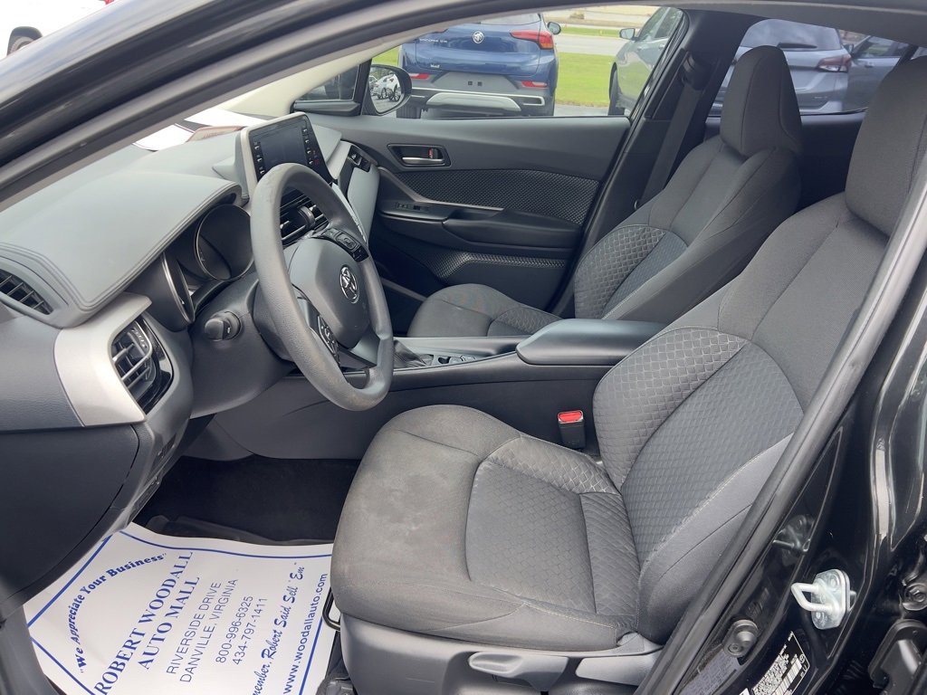 2020 Toyota C-HR LE photo 17