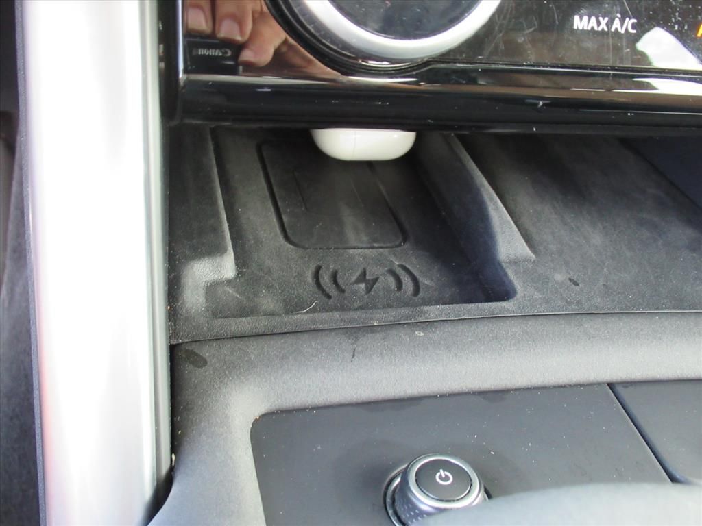 2024 Land Rover Discovery SE photo 23