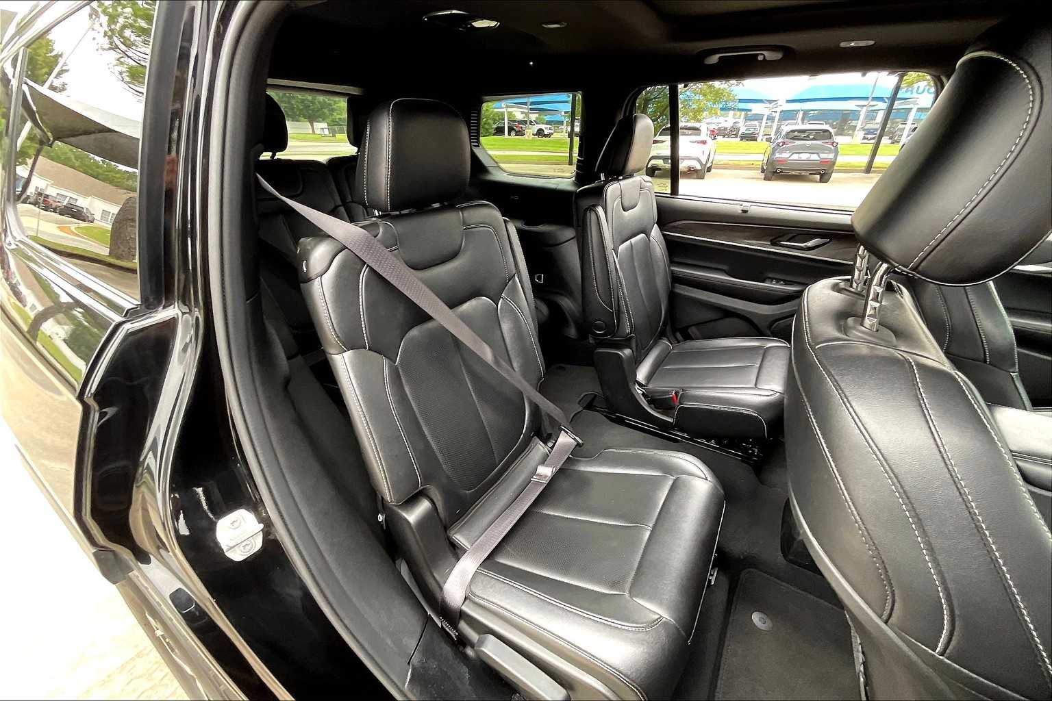 2024 Jeep Grand Cherokee Limited photo 14