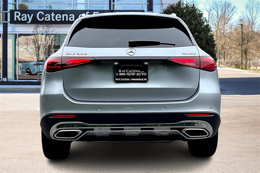 2025 Mercedes Benz GLC 300 4MATIC photo 4