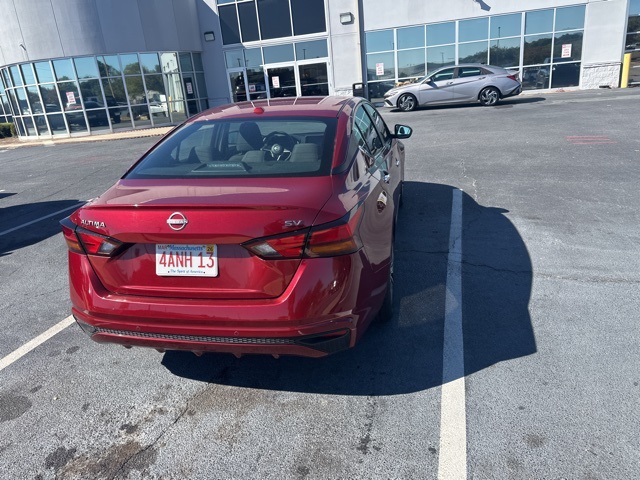 2024 Nissan Altima 2.5 SV photo 2