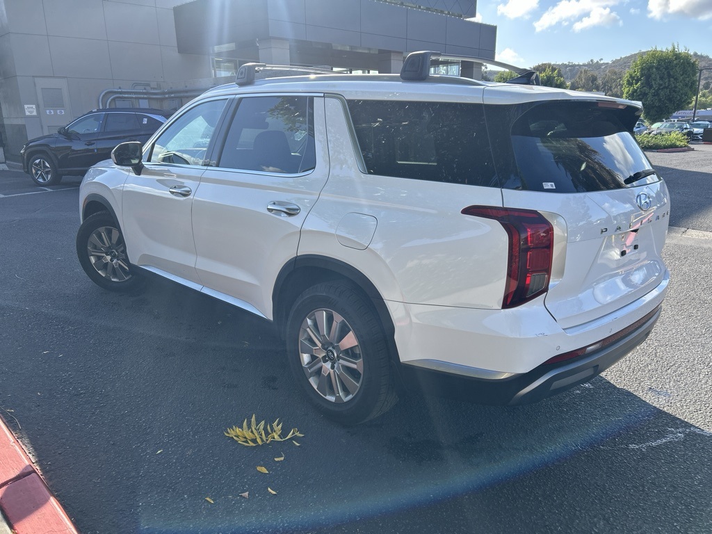 Used 2023 White Hyundai SEL image 4