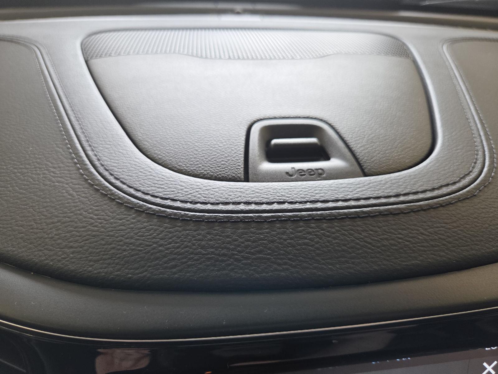 2022 Jeep Cherokee Limited photo 18