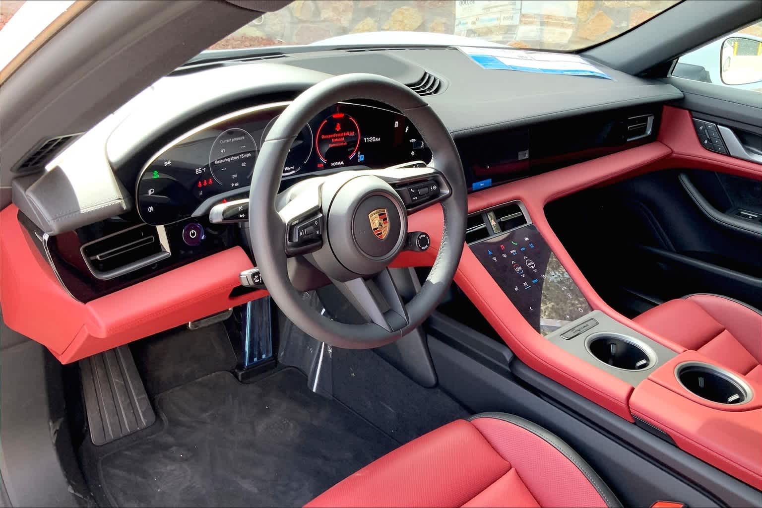 2025 Porsche Taycan 4S photo 4