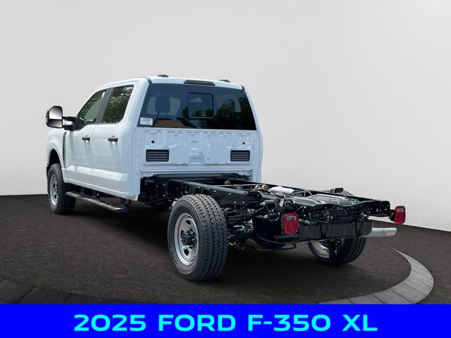 2025 Ford F-350 photo 3
