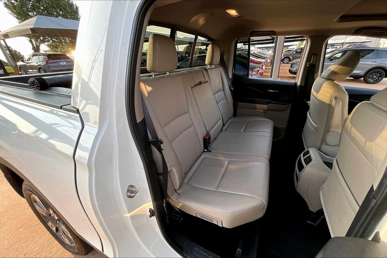 2019 Honda Ridgeline RTL-E photo 16