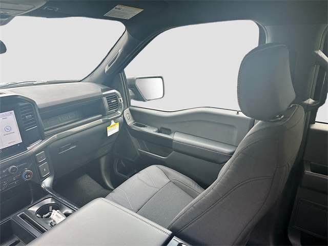2025 Ford F-150 STX photo 3