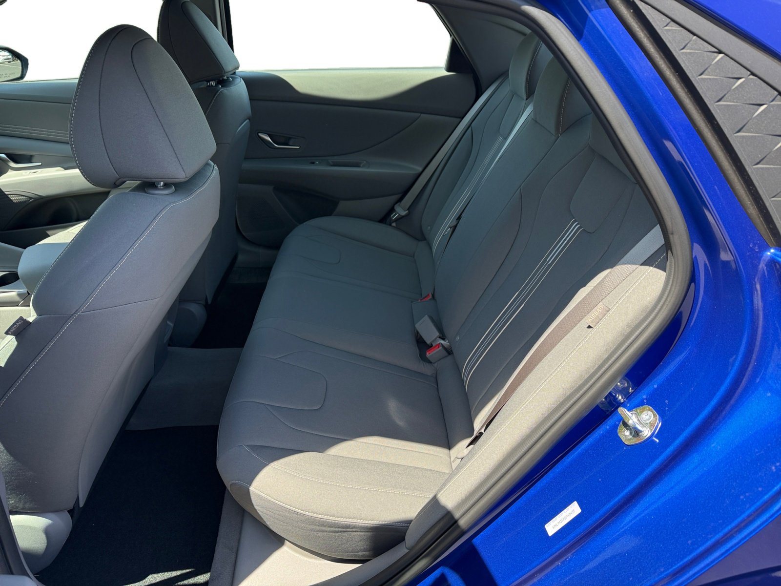 2025 Hyundai Elantra SEL Sport photo 16