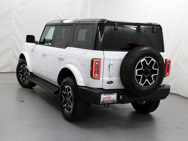 2025 Ford Bronco Outer Banks photo 8